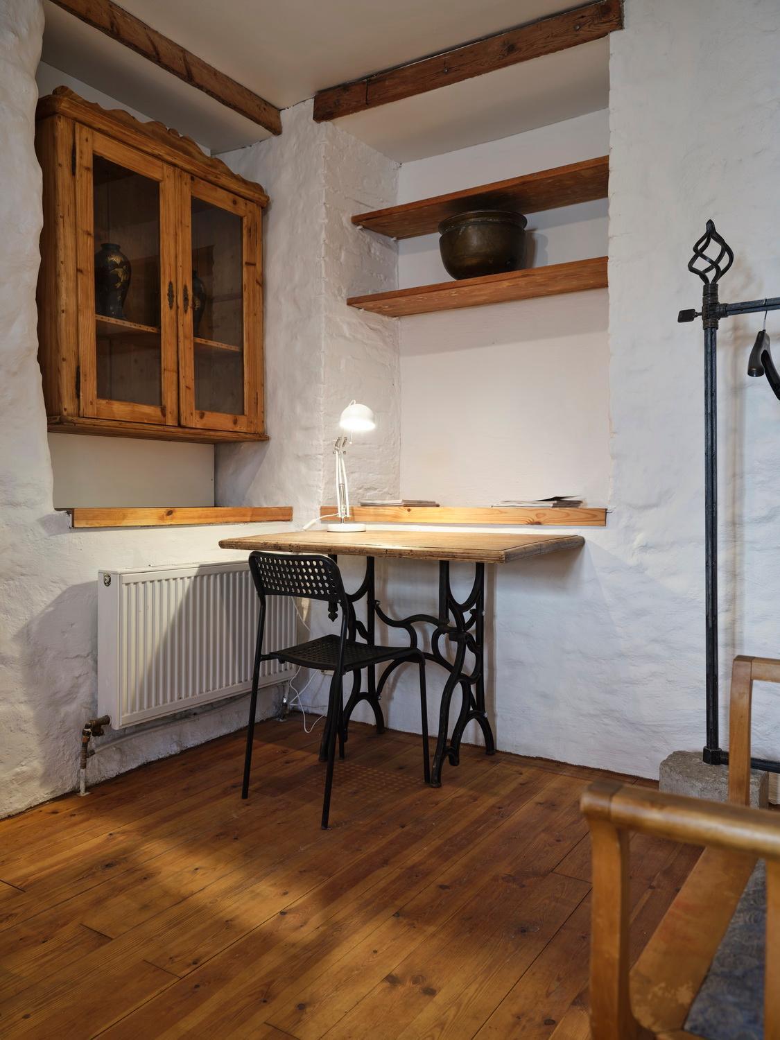 Historic Apartment With Private Garden In Old Town Tallinn Ngoại thất bức ảnh