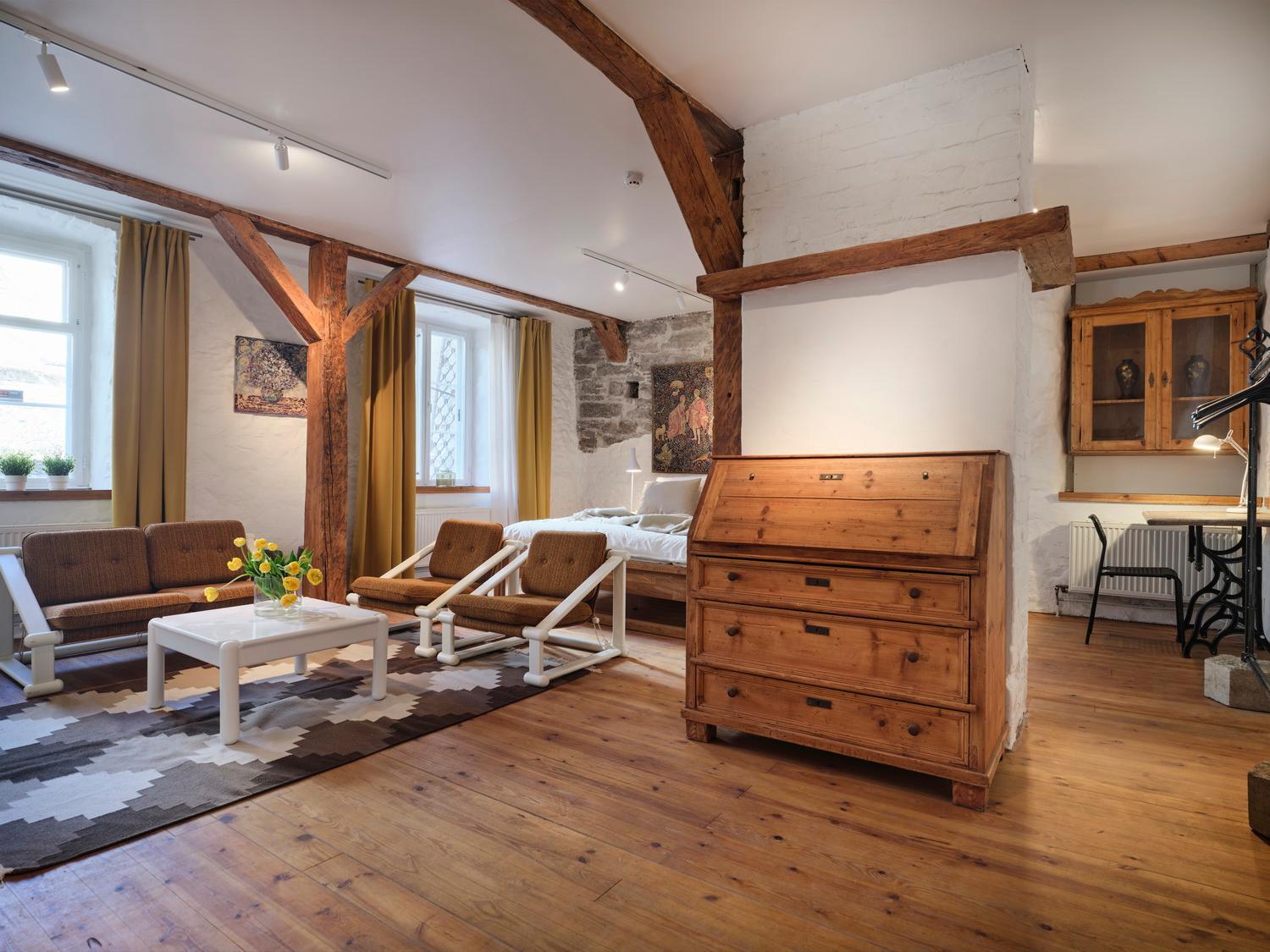 Historic Apartment With Private Garden In Old Town Tallinn Ngoại thất bức ảnh