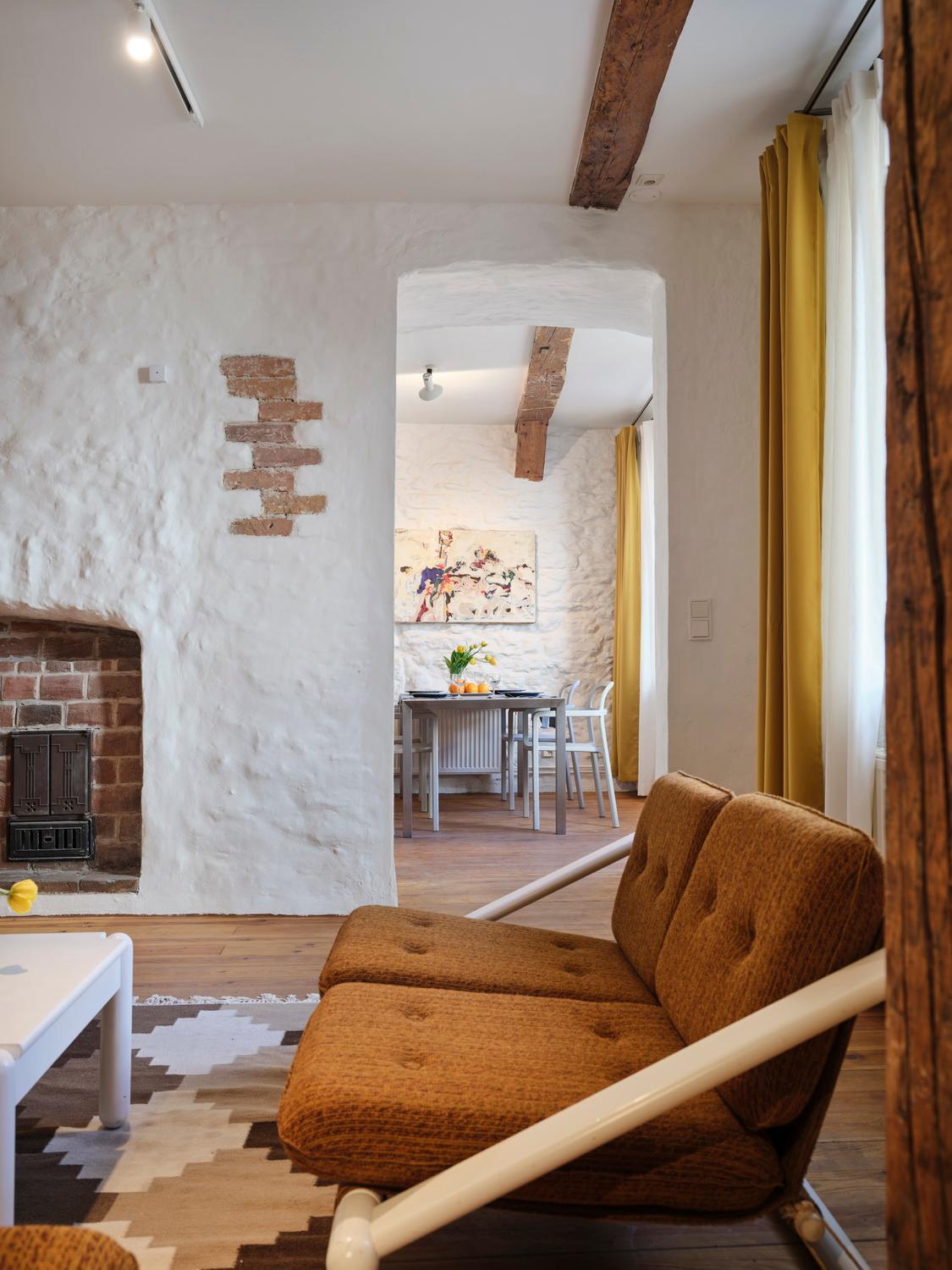 Historic Apartment With Private Garden In Old Town Tallinn Ngoại thất bức ảnh